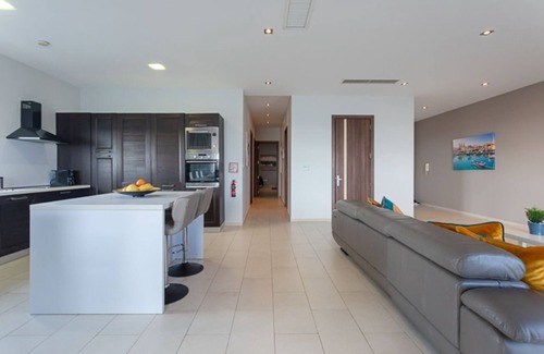 San Tumas Apartment | A 3 marvellous 3 Bedroomed at the Waters Edge with use of two pools!