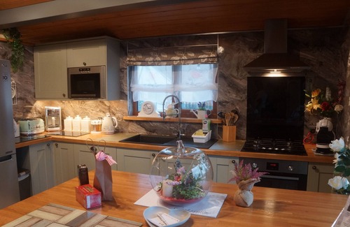 Clachtoll House | A 3 minute walk to the beach, beautiful mountains and Lochs