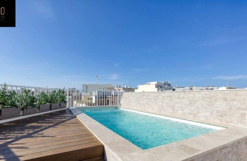 Hamrun Apartment | A 3BR Sky Villa Penthouse with private Pool & BBQ