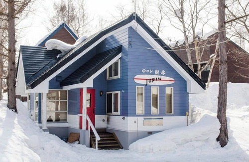 Hirafu Ski Chalet | A 4-bedroom, 2-bathroom house in the heart of Hirafu with lovely Mt. Yotei views