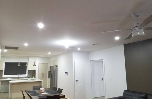 Jacka House | A 5-bedroom spacious family friend house is near to all amenities.