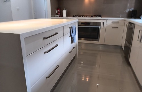 Jacka House | A 5-bedroom spacious family friend house is near to all amenities.