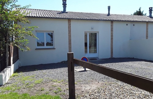 Saint-Meloir-des-Ondes House | A 5 Minutes de la Mer,mais en Campagne