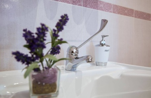 Malfa House | A Alera Room and Breakfast
