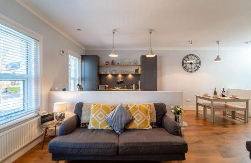 Westbourne Apartment | A beautiful and stylish 2 bed flat close to beach