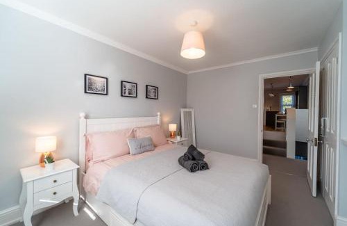 Westbourne Apartment | A beautiful and stylish 2 bed flat close to beach