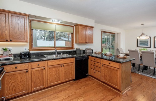 Apple Valley House | A beautiful five-bedroom house is perfect for the entire family!