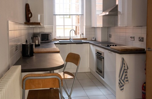 Old Town Apartment | A beautiful property steeped in history on Edinburgh's Royal Mile. Sleeps 6.