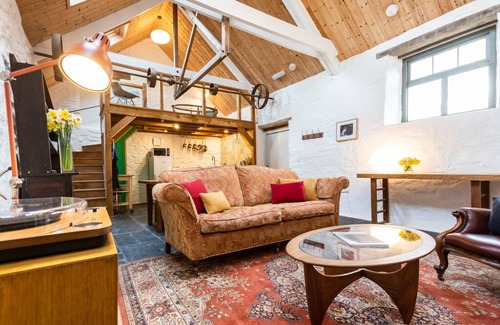 Cardigan House | A beautiful rare find with beautiful walks.