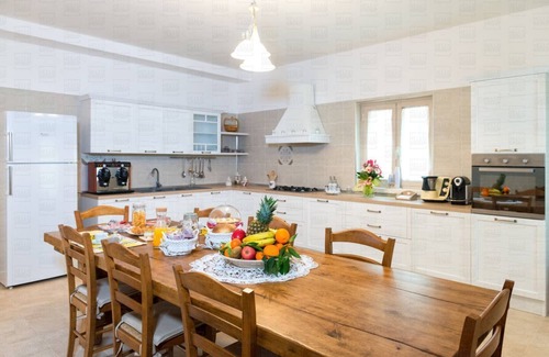 Ceglie Messapica Villa | A beautiful stone farmhouse with private pool