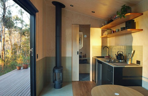 Monga Cabin | A bespoke, luxe, off-grid cabin beside Monga National Park. Mins to Braidwood