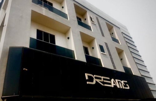 Surulere Apartment | A boutique hotel, situated in the middle of Nigeria's commercial capital Lagos.