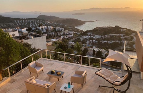 Koyunbaba Apartment | A Breathtaking Grand Sea View Apartment With Pool