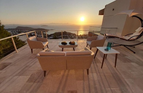Koyunbaba Apartment | A Breathtaking Grand Sea View Apartment With Pool