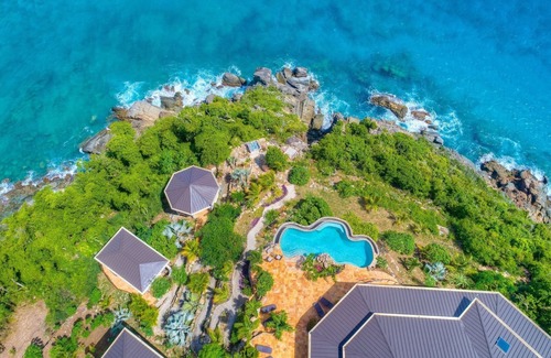Horsepath Villa | A breathtaking waterfront spot with amazing views on the caribbean sea