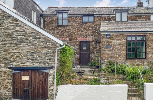 Lerryn Cottage | A characterful holiday home with an attractive open plan layout.