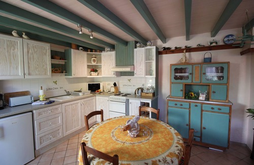 Beauvais sur Matha Cabin | A Charming Charentaise Converted Barn with courtyard garden and barbecue