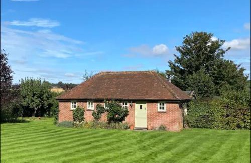 Hungerford House | A charming cottage in a beautiful setting.