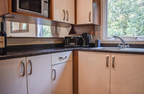 Weybourne Cottage | A charming lodge on the award-winning Kelling Heath site.