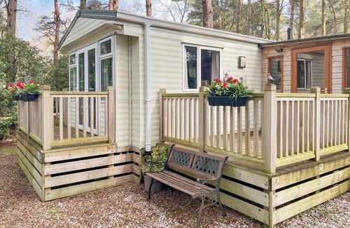 Weybourne Cottage | A charming lodge on the award-winning Kelling Heath site.