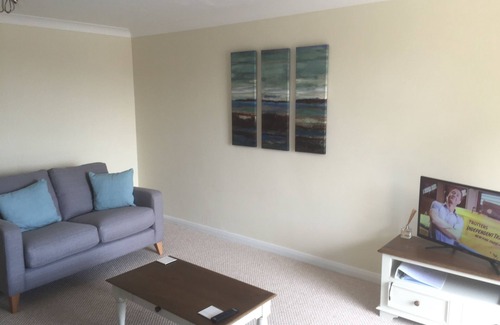 Cowes Apartment | A close to town Apartment with parking
