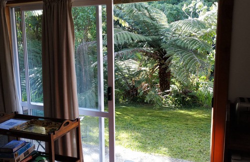 Golden Bay Apartment | A comfortable, private, country apartment. 300mts walk to safe sandy beach.