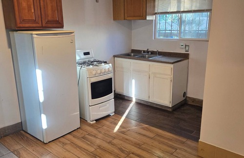 Lawndale Apartment | A Comfortable Studio