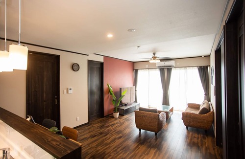 Miyakojima House | A condominium featuring red roof tiles It is a q/Miyakojima Okinawa