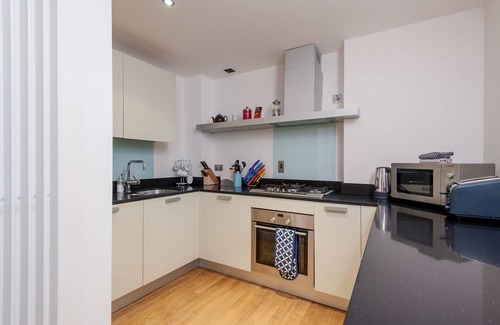 Laurieston Apartment | A contemporary one-bedroom apartment located in the heart of Edinburgh's city centre. Sleeps 2.