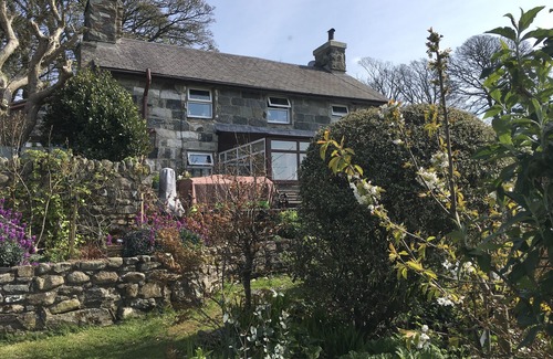 Groeslon Cottage | A cosy cottage, perfect for a coast and country retreat