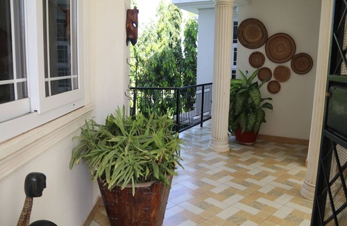 Mlingotini Apartment | A cosy space, less than ten minutes' walk to the beach. We are family friendly.