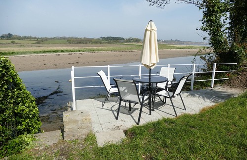 Fethard on Sea Cottage | A cottage on the waters edge in an idyllic postion