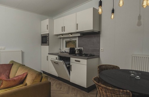 Zuna Cabin | A cottage with sauna, bathtub and rain shower in a prime location!