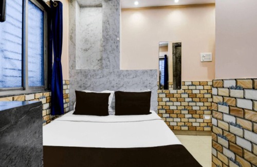 Taltala Hotel | A couple friendly budget guest house at central Kolkata in Esplanade area