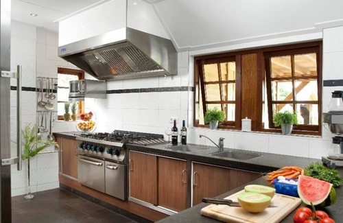 Losser House | A cozy accommodation with its own Finnish kota and hottub located on an estate in Twente.