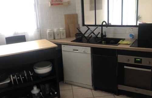Vigneux-sur-Seine Apartment | A cozy apartment close to transport links for your Idf escapades.