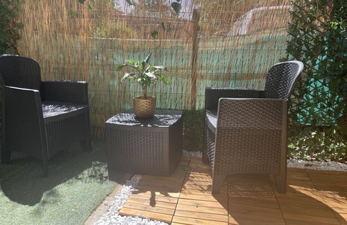 Vigneux-sur-Seine Apartment | A cozy apartment close to transport links for your Idf escapades.