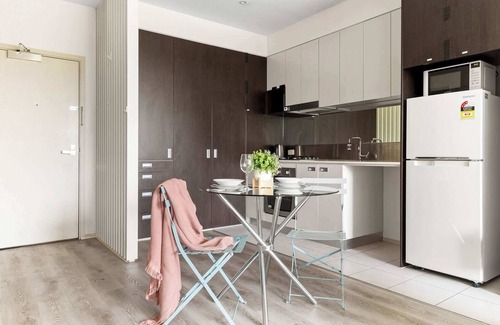 Kensington Apartment | A Cozy Apt Near to Flemington Races, FREE Parking