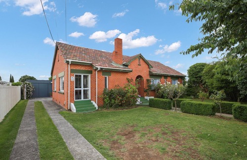 Te Awamutu House | A cozy art deco farmhouse within walking distances to all amenities in town.