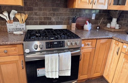 Delta House | A Cozy home, centrally located with free parking