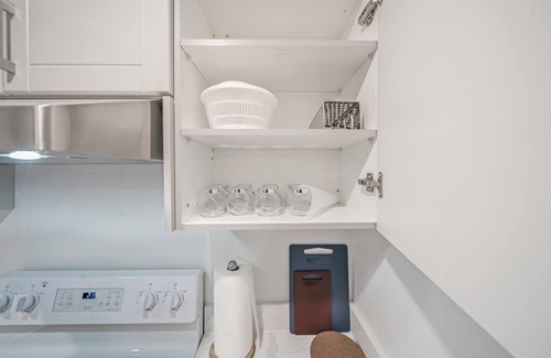 Beamsville Apartment | A Cozy Retreat: Home away from Home - 👋 Our Pool is now open 😍🏊‍♀️🎉🎊