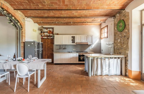 Gallina Villa | '.a delicious farmhouse in the countryside where only the wind blows.'