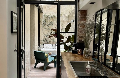 Prefecture Apartment | A Deux pas du Cours Julien, Appartement Avec Patio