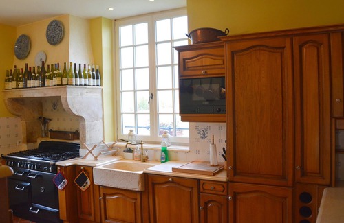 Ladoix-Serrigny House | A Distinctive Chateau Rental in the Heart of Burgundy