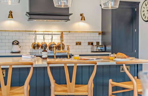 Lechlade Cottage | A dog friendly Cotswolds cottage - Hillview