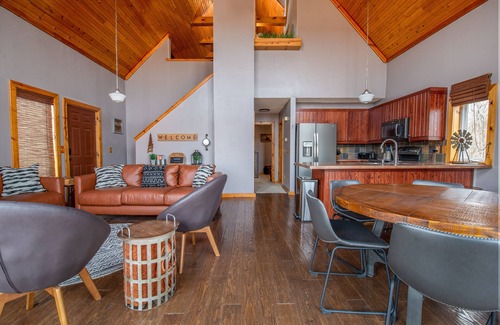 Ozark House | A-Frame at the Finley River with Bin-zebo and Firepit!