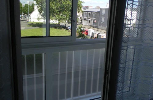 Saint-Marc Apartment | A furnished apartment close to the beach, Océanopolis and the botanical garden.