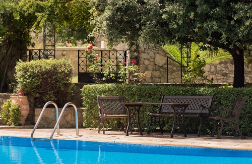 Kontomari Villa | A glorious 19th-century manor house with a beautiful private pool