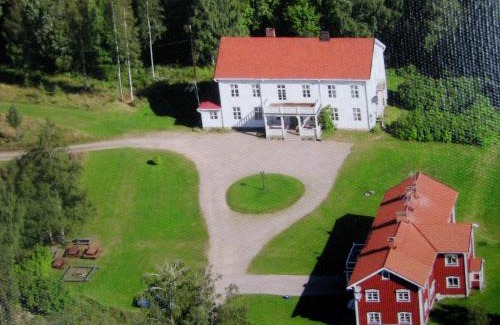 Letafors House | A Grand Getaway for Family and Friends