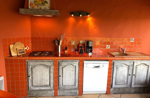 Roussillon Cottage | A haven of peace for two surrounded by vineyards with panoramic views.